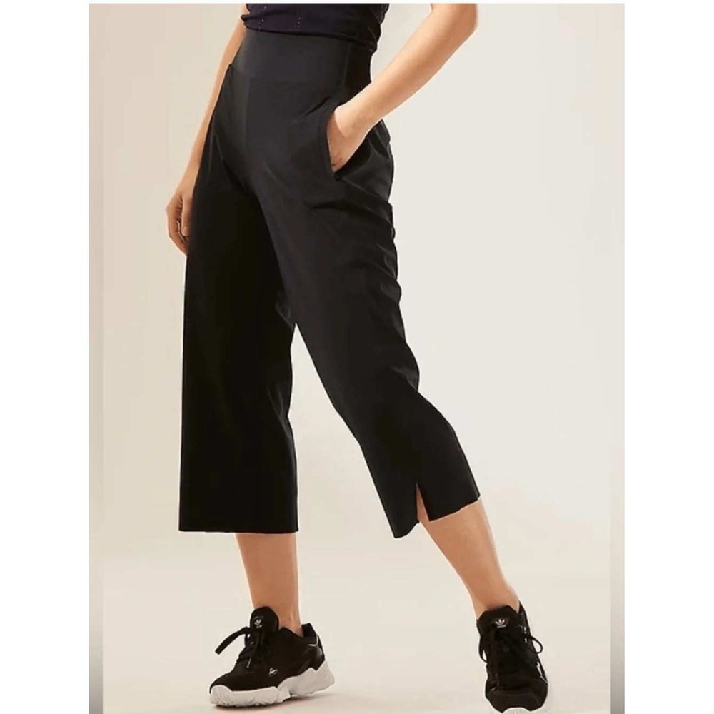 Athleta Cosmic Crop Pant Womens Size LP Black Wide Leg Petite Athletic
